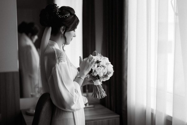 What are the steps for setting up a UK company specialized in renewable energy?